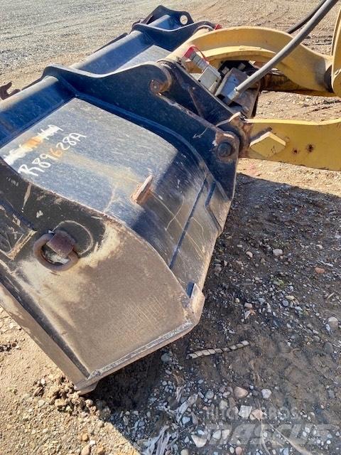 CAT 908 M Колесни товарачи
