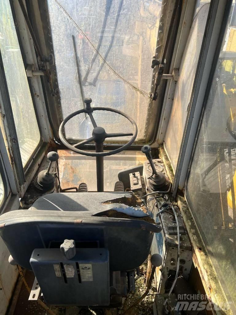 Liebherr 7951 Колесни екскаватори