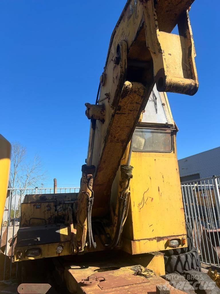 Liebherr 7951 Колесни екскаватори
