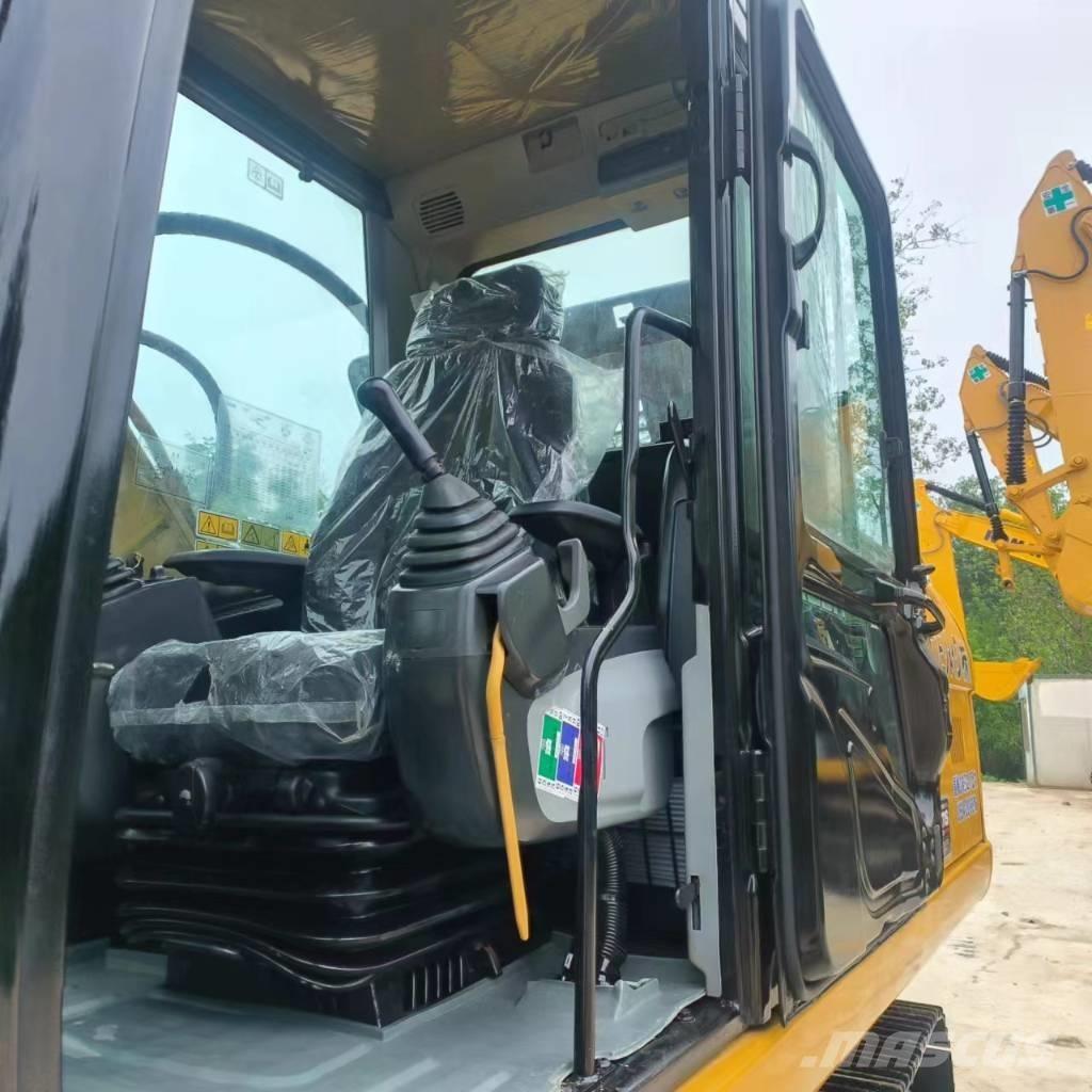 CAT 320 D 2 Средни екскаватори 7т - 12т