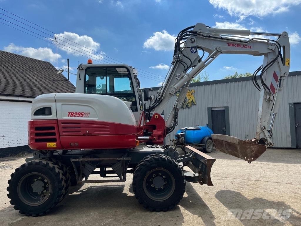 Takeuchi TB295W Колесни екскаватори