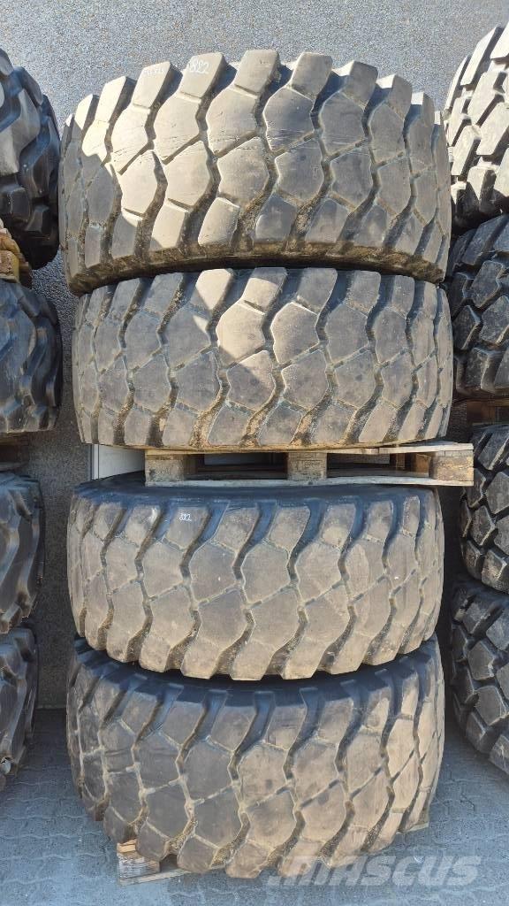 BKT 23.5R25 Колелета/Гуми
