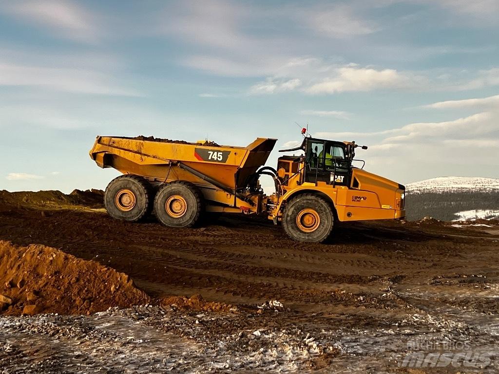 CAT 745 Дъмпери/моторни превозни средства