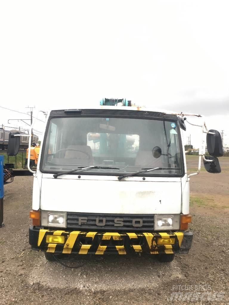 Mitsubishi DC-700BR Бетонопомпи
