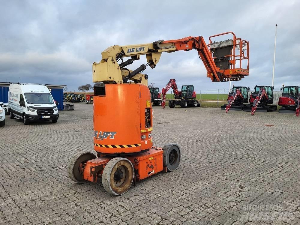 JLG E 300 AJP Съчленени стрелови подемници