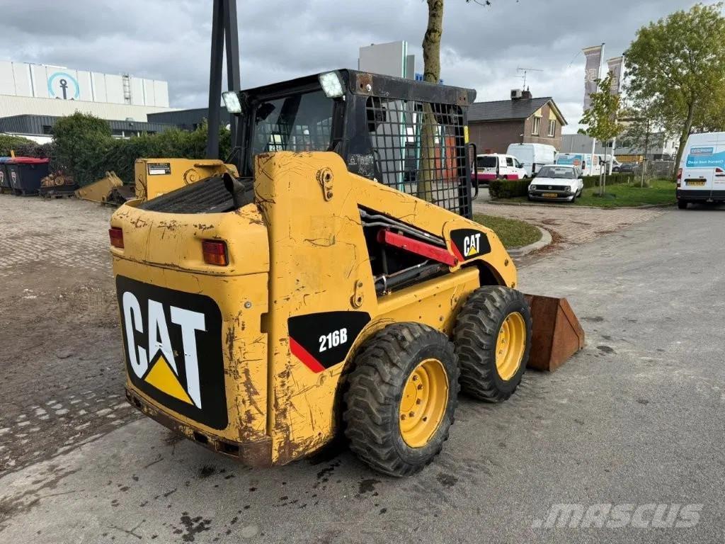 CAT 216B (226B) Мини товарачи
