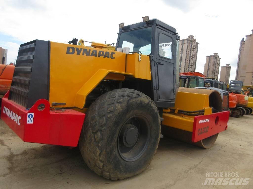 Dynapac CA 30 D Еднобарабанни ролки
