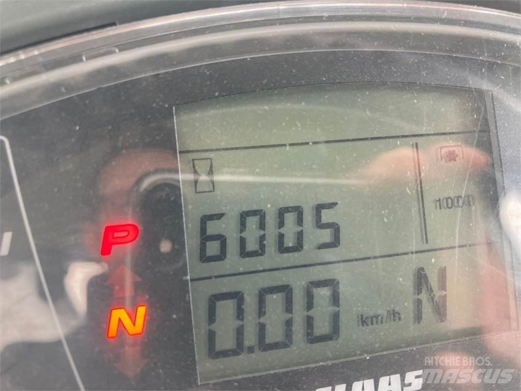 CLAAS Axion 930 Трактори
