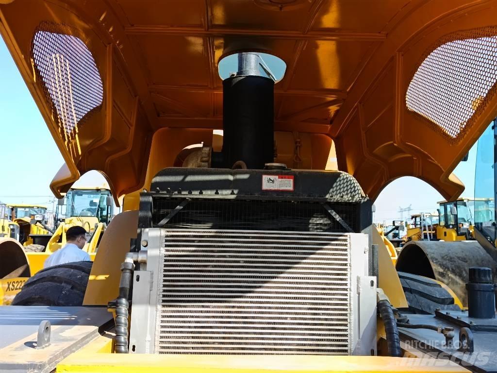 XCMG XS 223 J Еднобарабанни ролки

