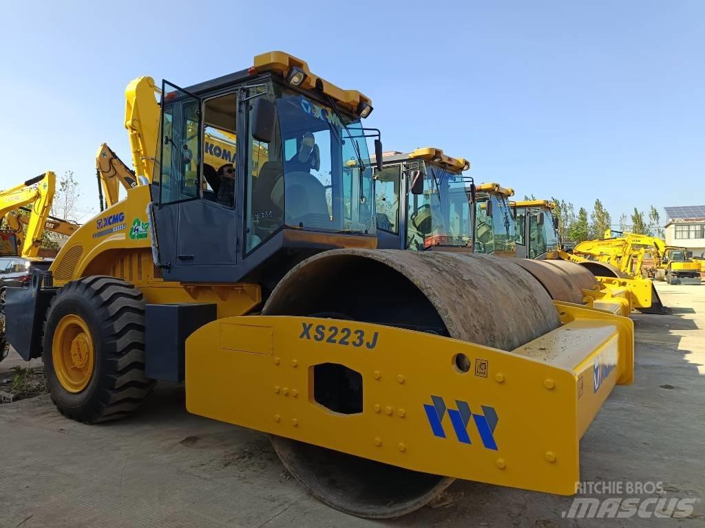 XCMG XS 223 J Еднобарабанни ролки
