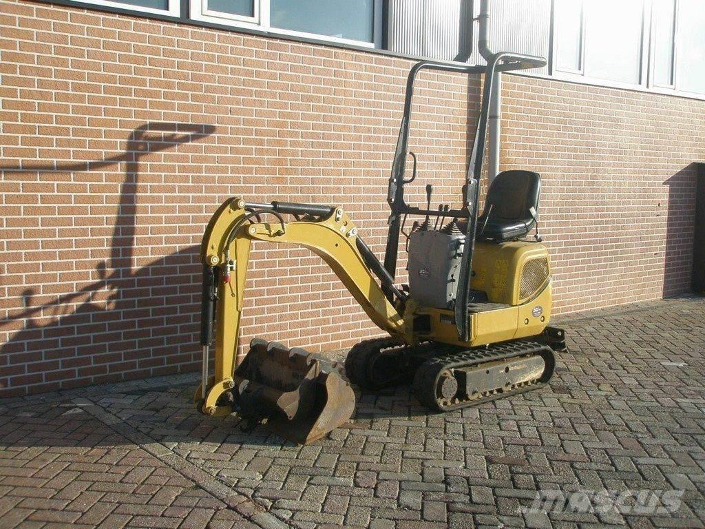 CAT 300.9 Мини екскаватори < 7 т