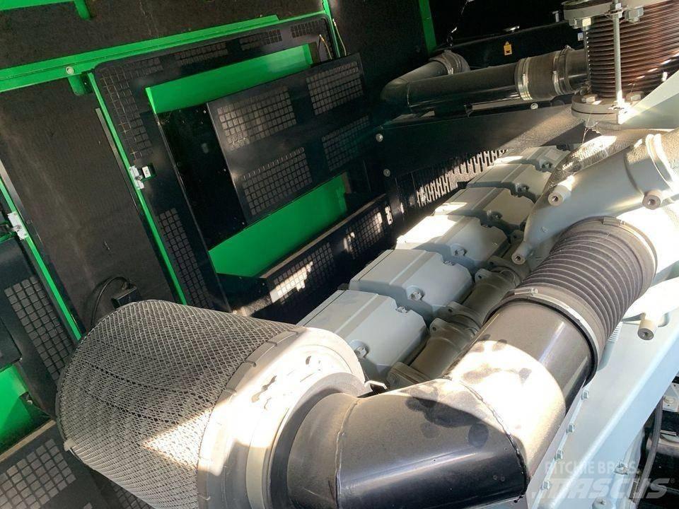 Mitsubishi 765 KVA Дизелови генератори
