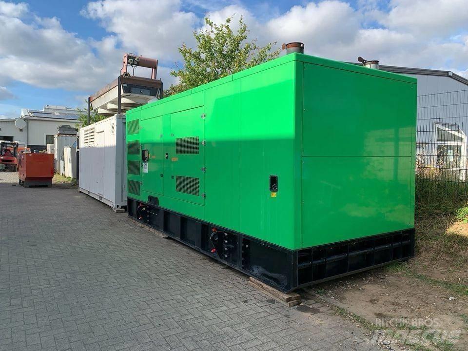 Mitsubishi 765 KVA Дизелови генератори
