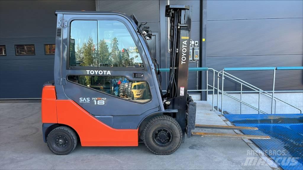 Toyota 02-8 FDF 18 Дизелови камиони