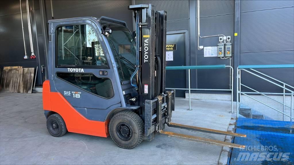 Toyota 02-8 FDF 18 Дизелови камиони