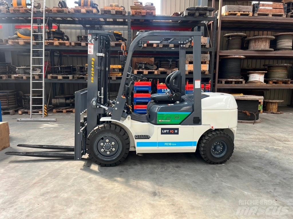 Eurotrac FE30 Електрически вилични кари-повдигачи