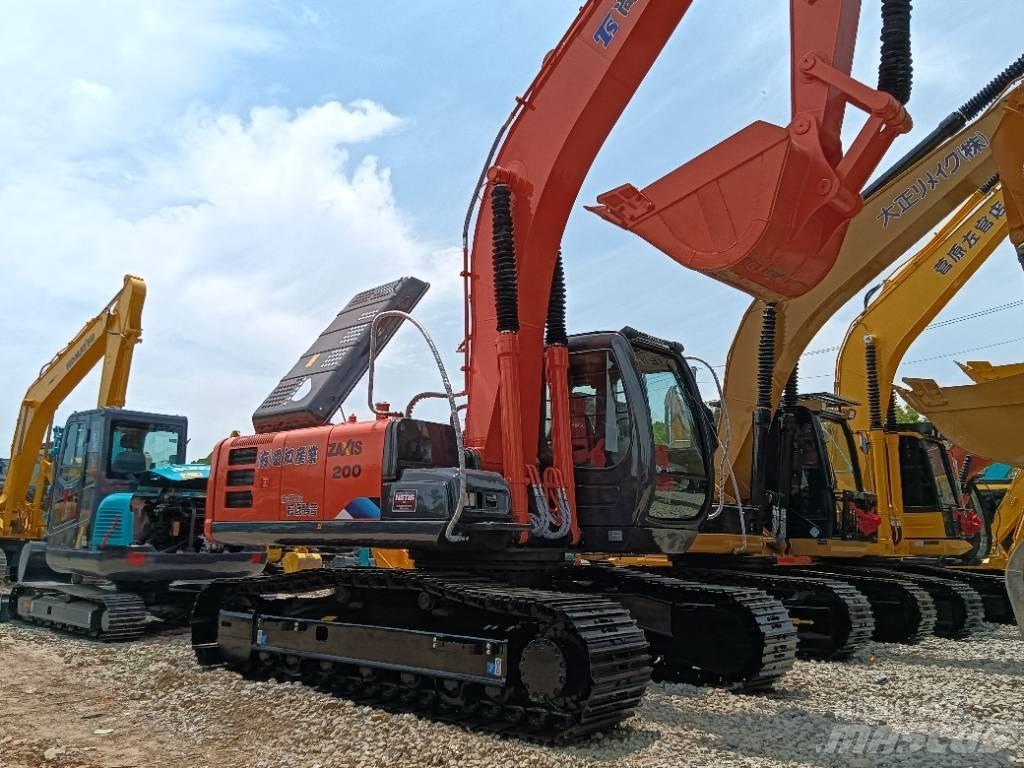 Hitachi ZX 200 Средни екскаватори 7т - 12т