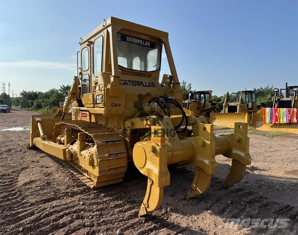 CAT D7G Верижни булдозери
