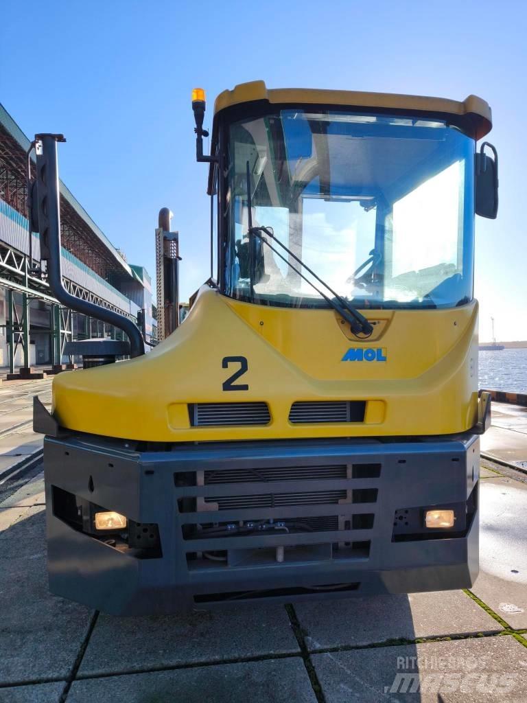 MOL RM255 Терминални трактори