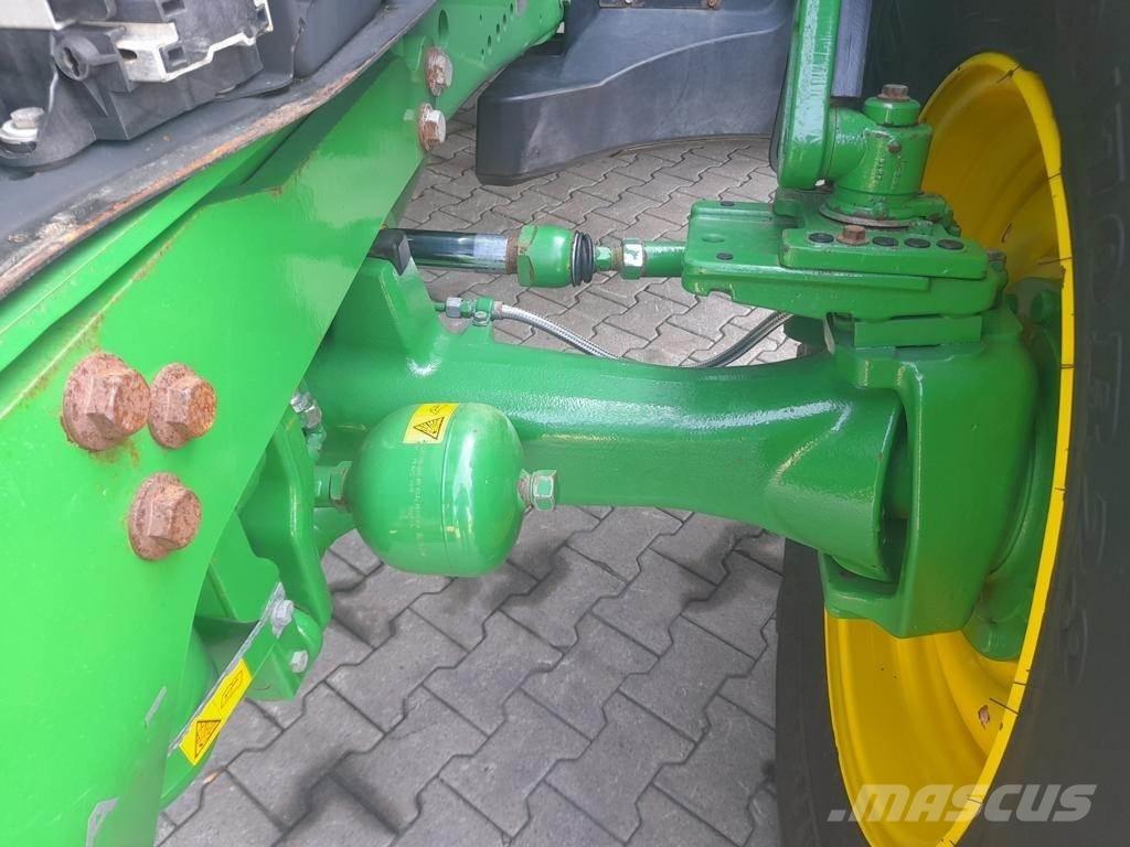 John Deere 6215R Трактори