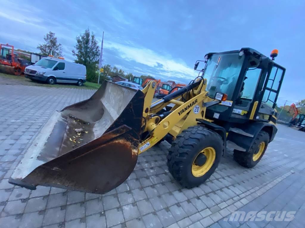 Yanmar V 100 Колесни товарачи