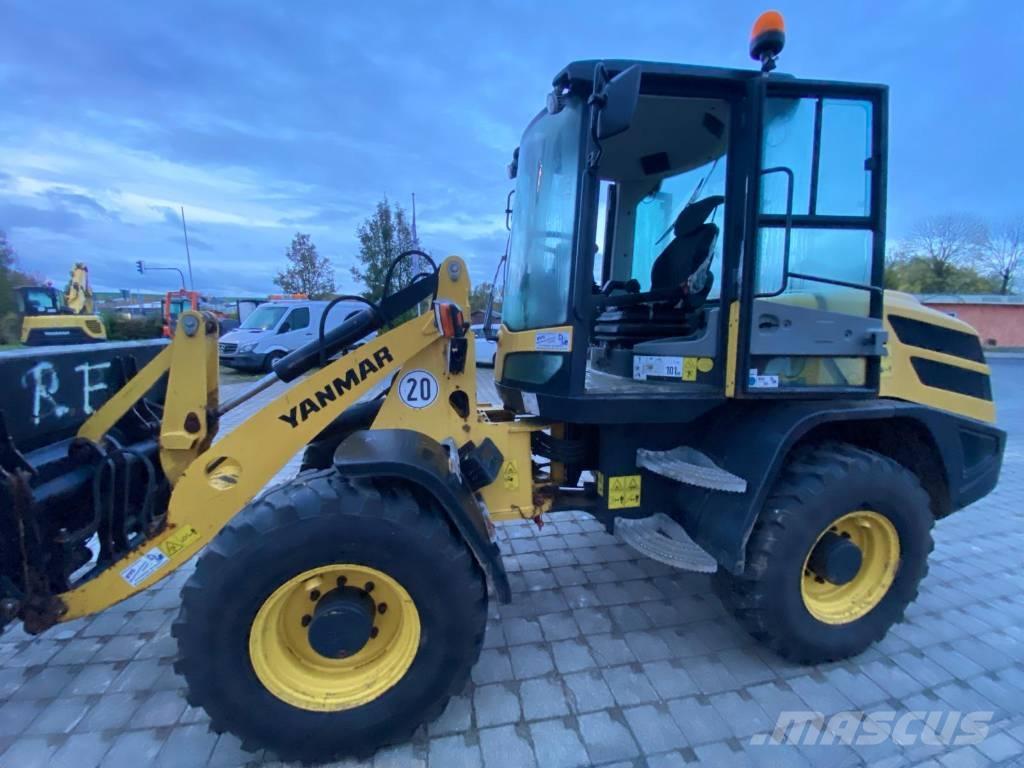 Yanmar V 100 Колесни товарачи
