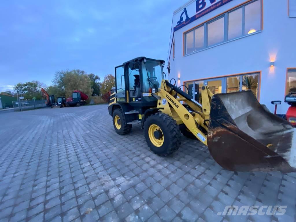 Yanmar V 100 Колесни товарачи