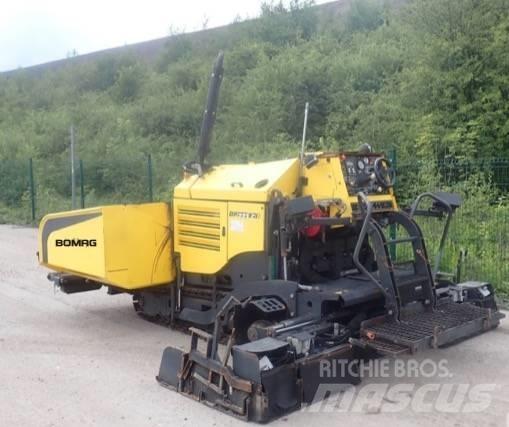 Bomag BF 223 C Машини за асфалт