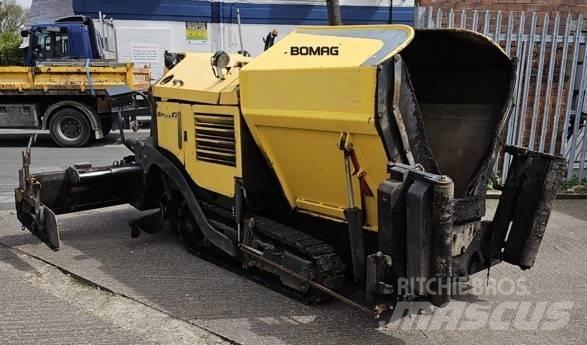 Bomag BF 223 C Машини за асфалт