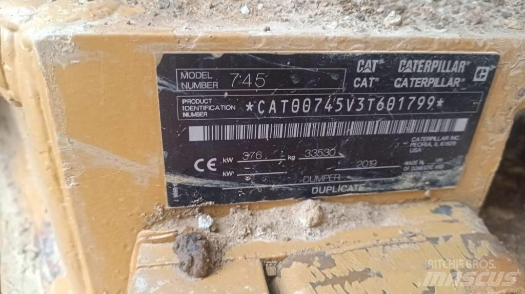 CAT 745 Дъмпери/моторни превозни средства