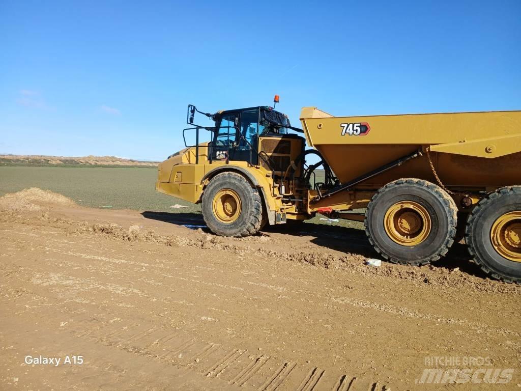 CAT 745 Дъмпери/моторни превозни средства