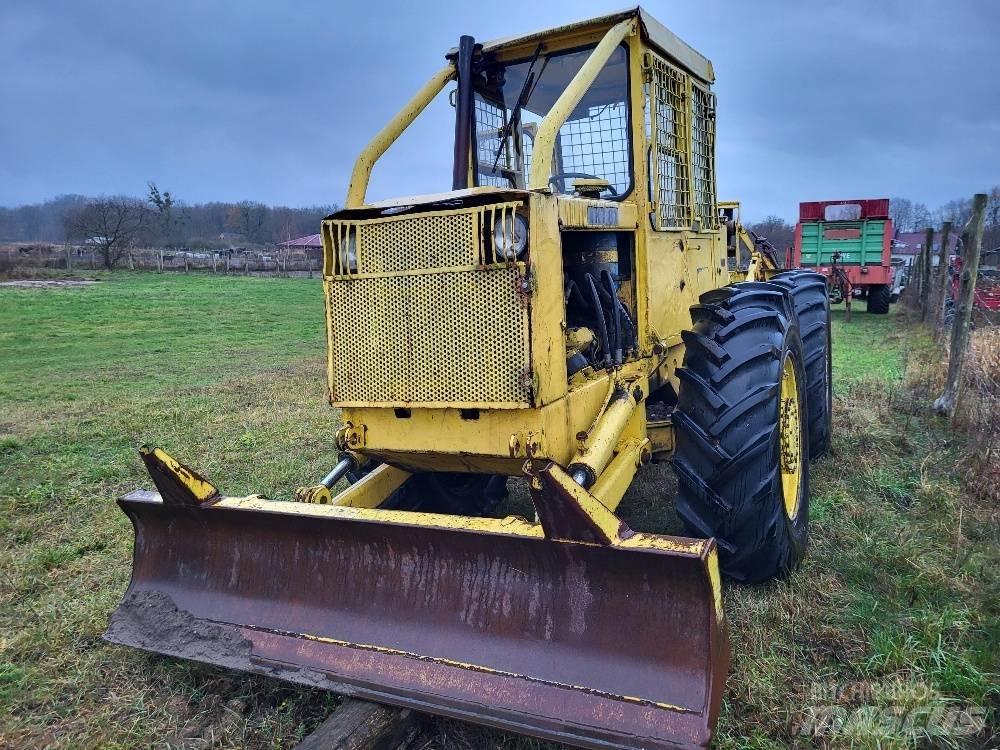 LKT 81 Скидери
