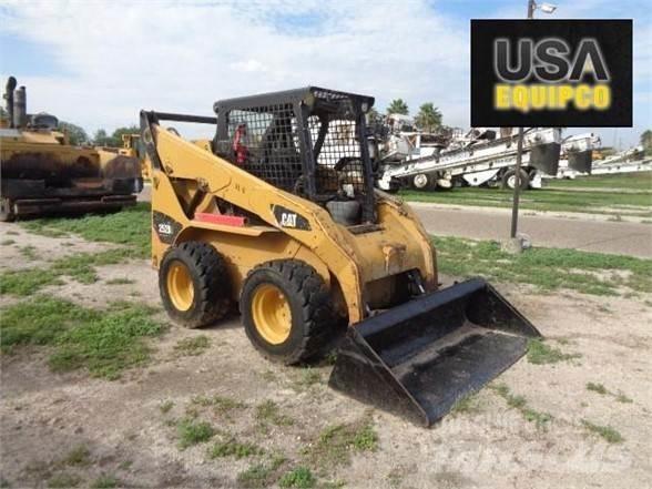 CAT 252B3 Мини товарачи
