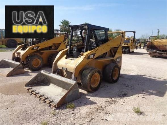 CAT 252B3 Мини товарачи
