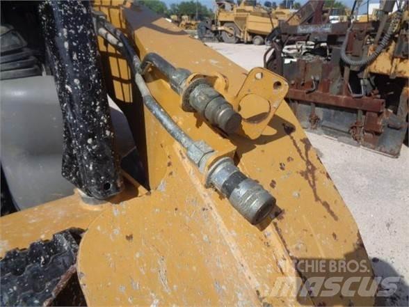 CAT 252B3 Мини товарачи
