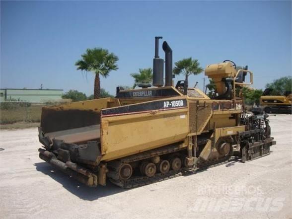 CAT AP-1050B Машини за асфалт