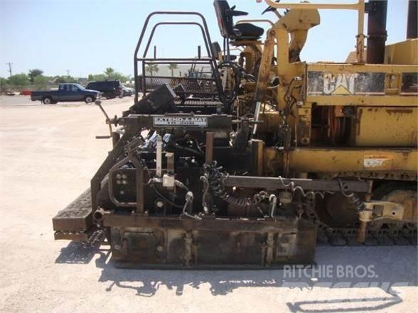 CAT AP-1050B Машини за асфалт