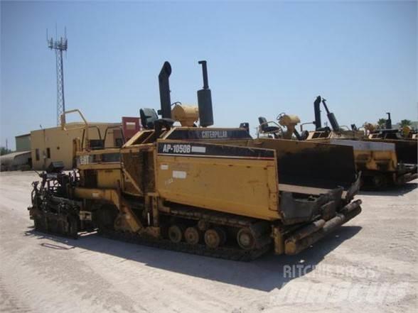 CAT AP-1050B Машини за асфалт
