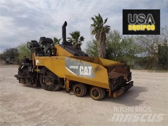 CAT AP-600D Машини за асфалт