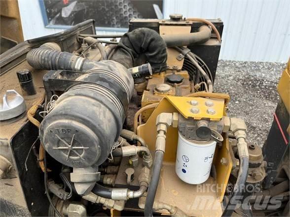 CAT CB-224E Еднобарабанни ролки
