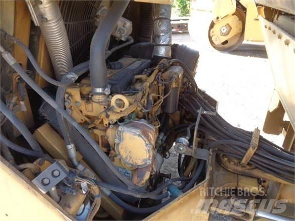 CAT CB-534D Еднобарабанни ролки
