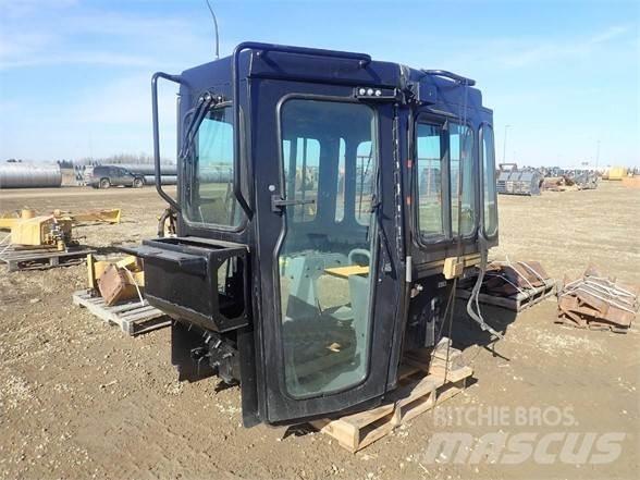 CAT D6R Кабина