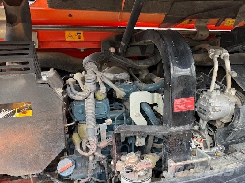 Kubota KX 080-4 Средни екскаватори 7т - 12т