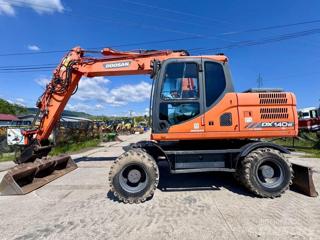 Doosan DX 140 W-3 Колесни екскаватори