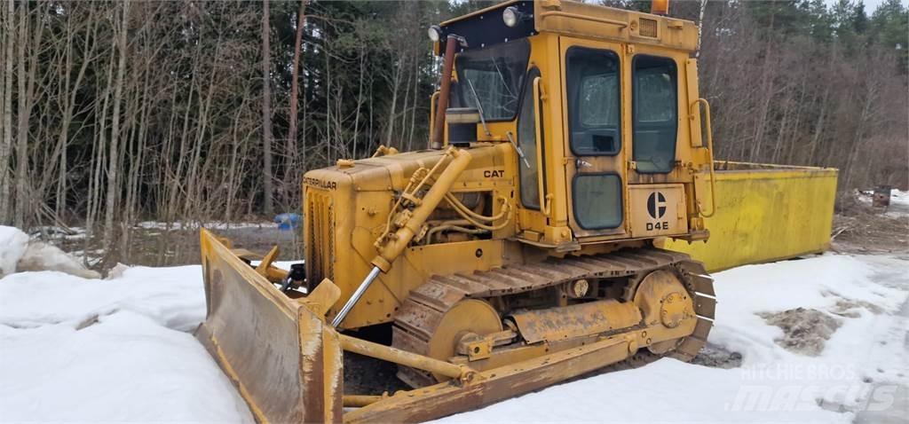 CAT D4E Верижни булдозери
