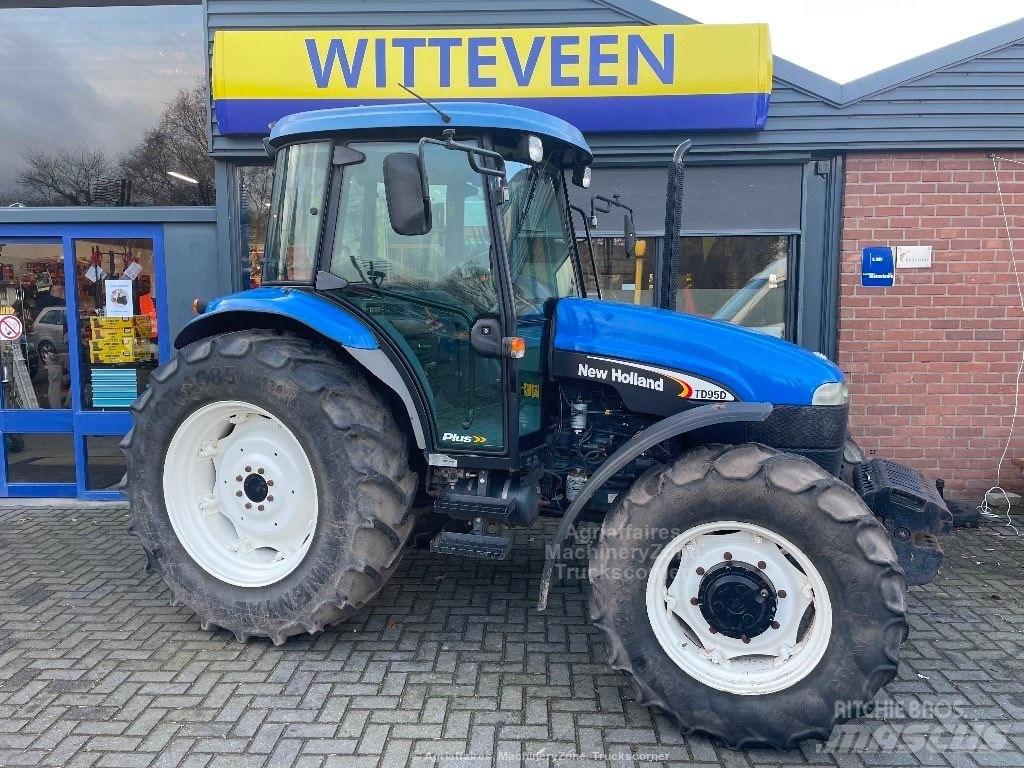 New Holland TD 95 D Трактори