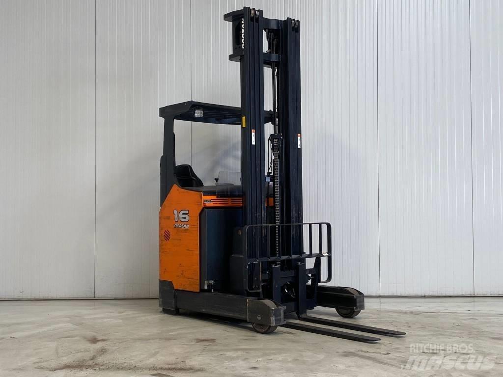 Doosan BR16JW- 7 PLUS Ретрак/ Високоповдигач с изместване на вилката напред