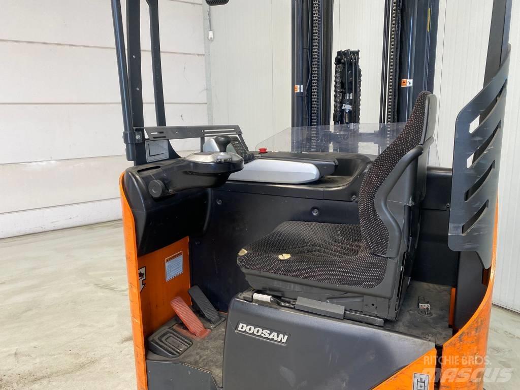Doosan BR16JW- 7 PLUS Ретрак/ Високоповдигач с изместване на вилката напред