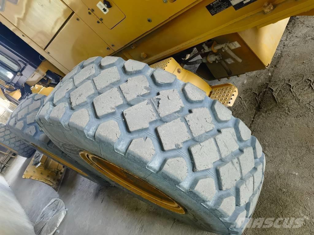 CAT 140 GC Грейдери