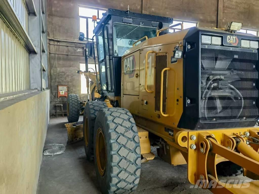 CAT 140 GC Грейдери